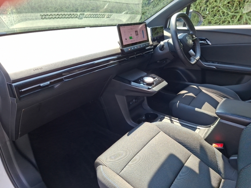 MG MG4 125Kw Se Ev 51Kwh FL23HHJ White #5