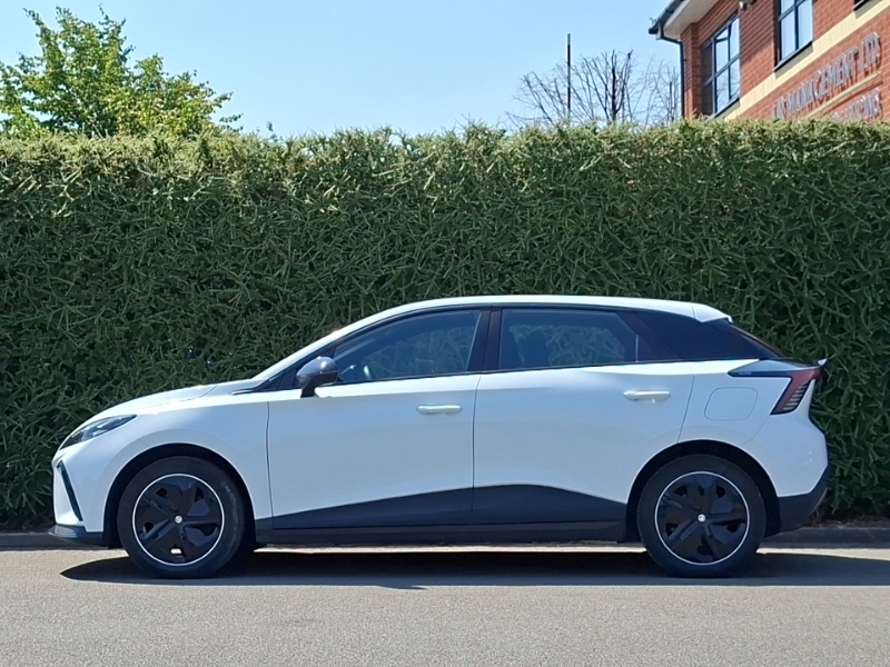 MG MG4 125Kw Se Ev 51Kwh FL23HHJ White #4