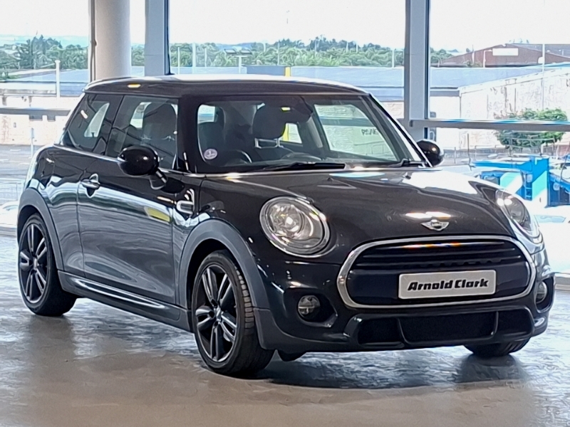 Mini Hatch 1.5 Cooper Black