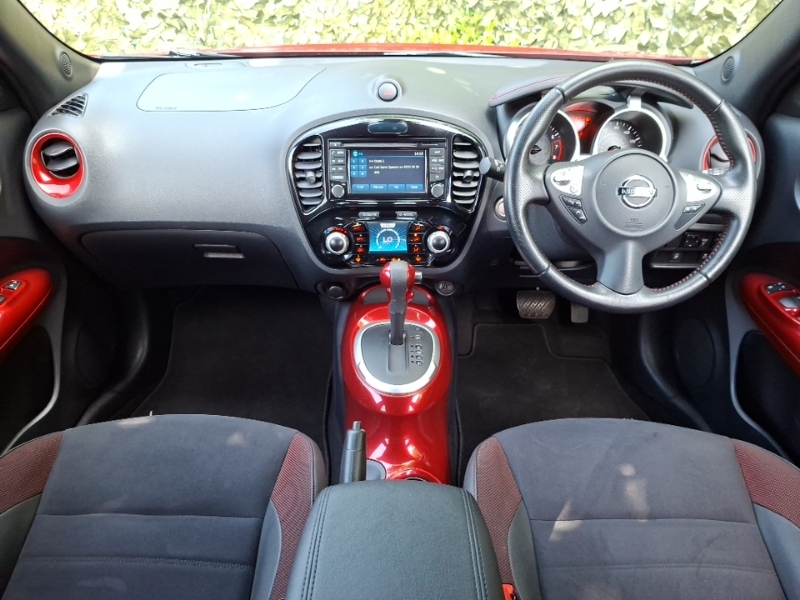 Nissan Juke 1.6 N-connecta Xtronic Red #3