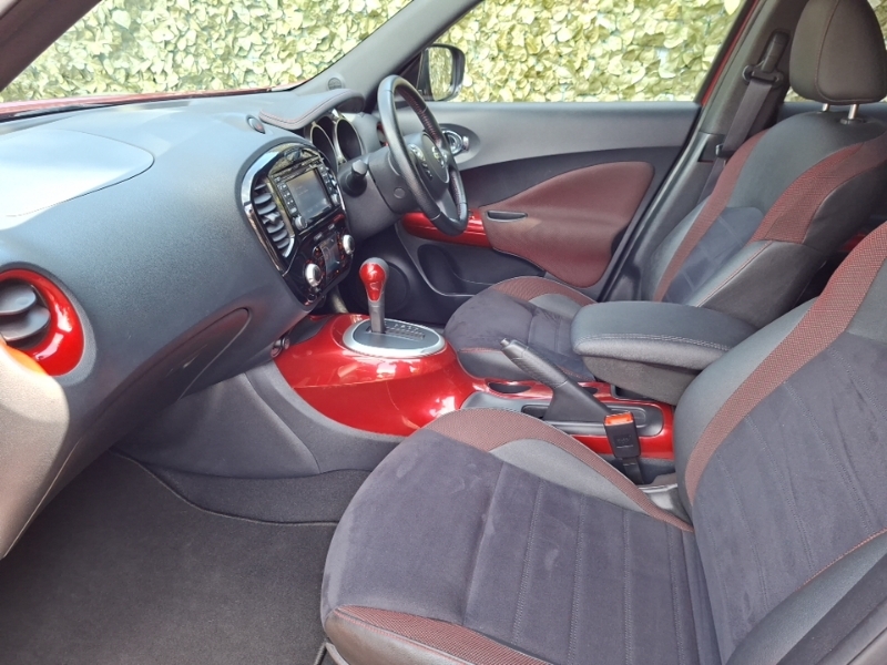 Nissan Juke 1.6 N-connecta Xtronic Red #5