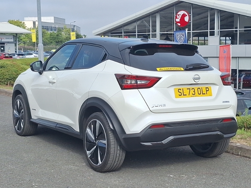 Nissan Juke 1.6 Hybrid Tekna SL73OLP White #2