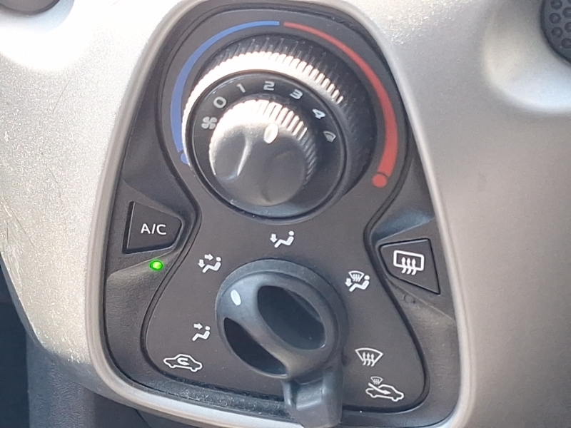 Peugeot 108 1.2 Puretech Roland Garros Top Euro 6 White #13