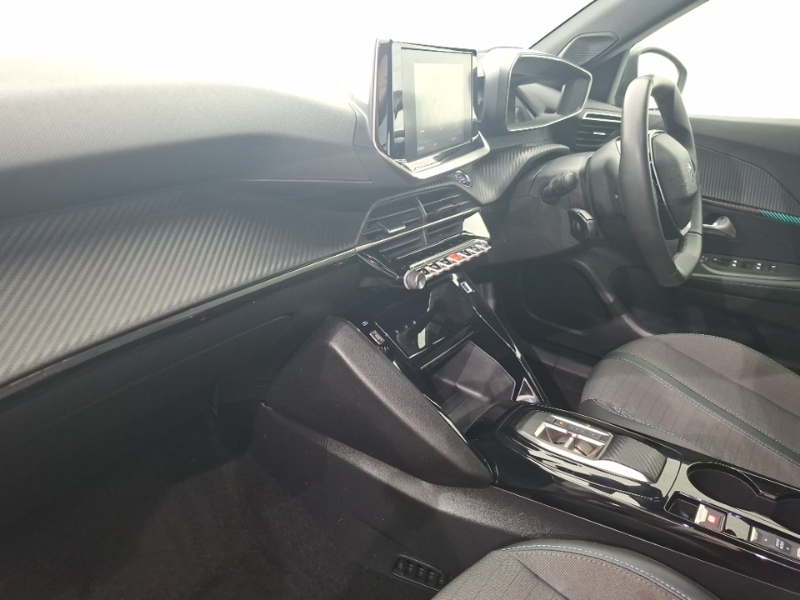 Peugeot e-2008 100Kw Allure Premium 50Kwh Black #5