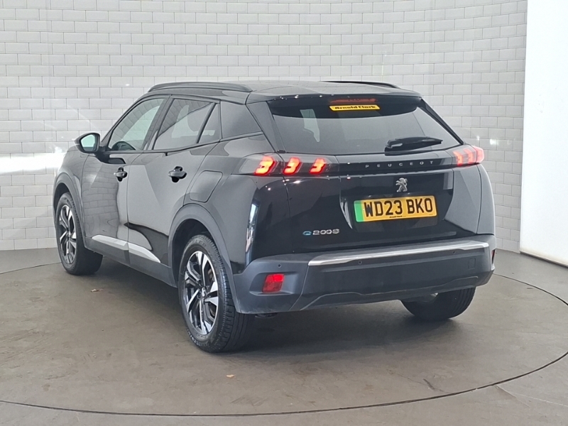 Peugeot e-2008 100Kw Allure Premium 50Kwh Black #2