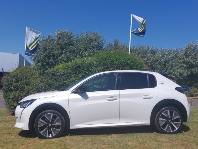 Peugeot e-208 100Kw Gt 50Kwh White #4
