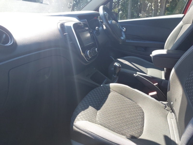Renault Captur 0.9 Tce 90 Dynamique S Nav Red #5