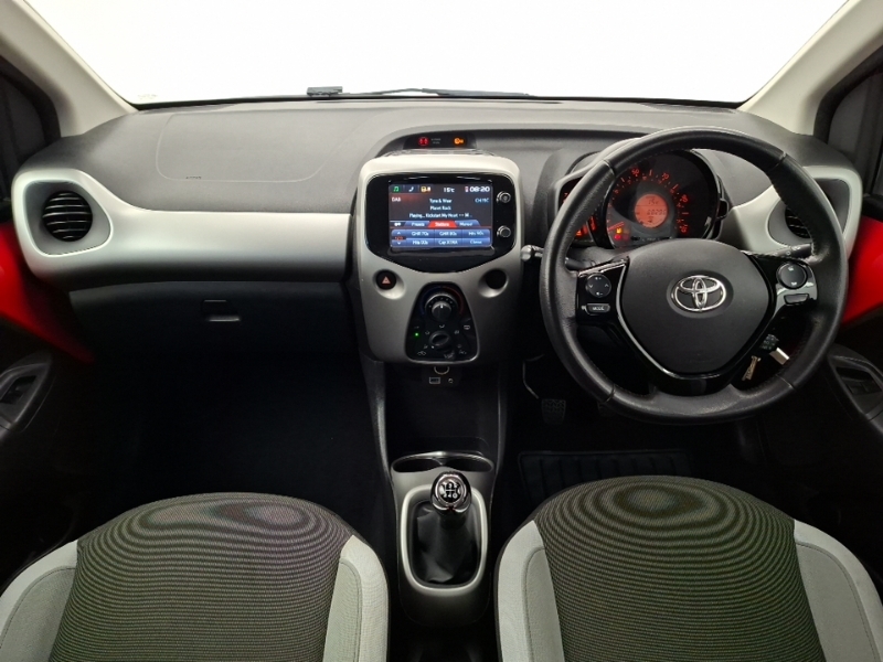 Toyota Aygo 1.0 Vvt-i X-play NA67VOU Red #3