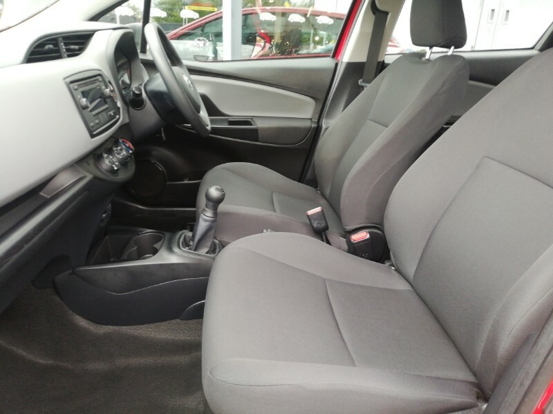 Toyota Yaris 1.0 72 Vvt-i Active Red #5