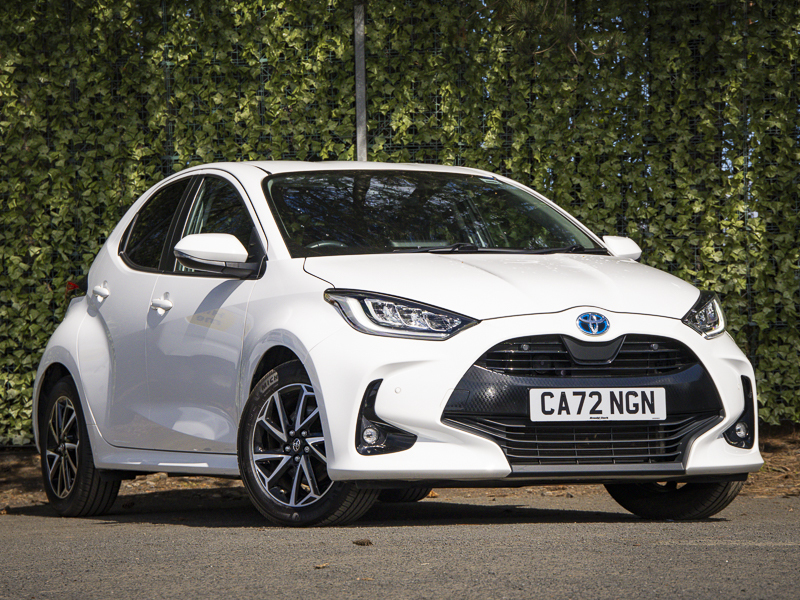 Toyota Yaris 1.5 Hybrid Design Cvt White
