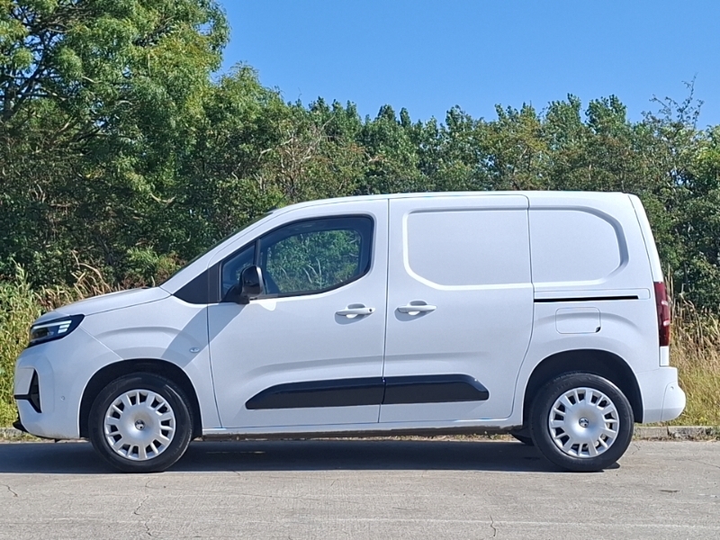 Vauxhall Combo 1.5 Turbo D 130Ps Pro H1 Van White #4