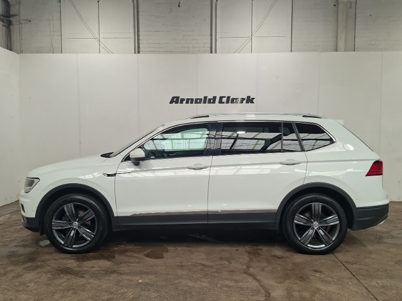 Volkswagen Tiguan Allspace 2.0 Tdi 4Motion Match Dsg White #4
