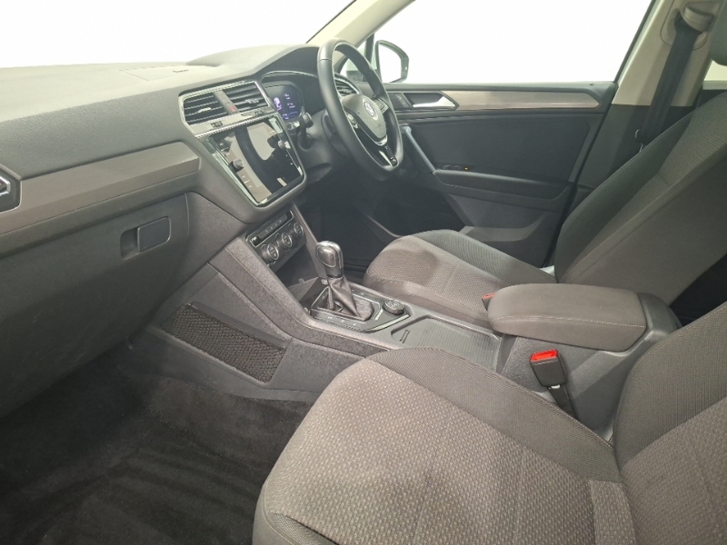 Volkswagen Tiguan Allspace 2.0 Tdi 4Motion Match Dsg White #5