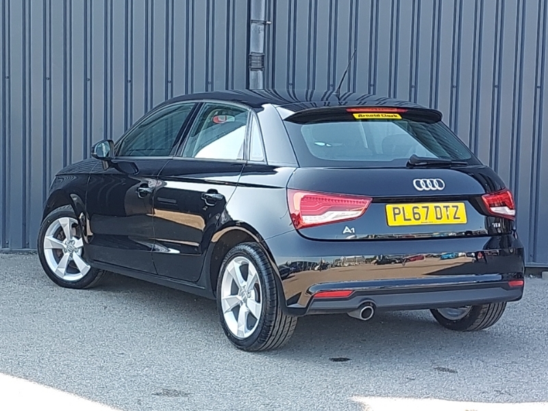 Audi A1 1.6 Tdi Sport Nav Black #2