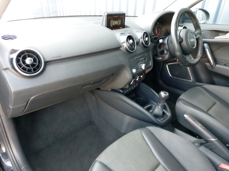 Audi A1 1.6 Tdi Sport Nav Black #5