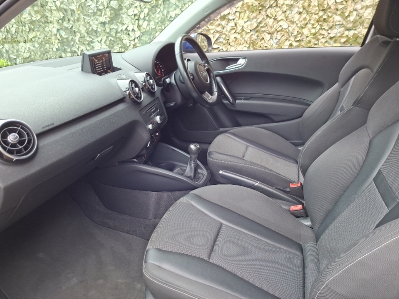 Audi A1 1.6 Tdi Sport Blue #5