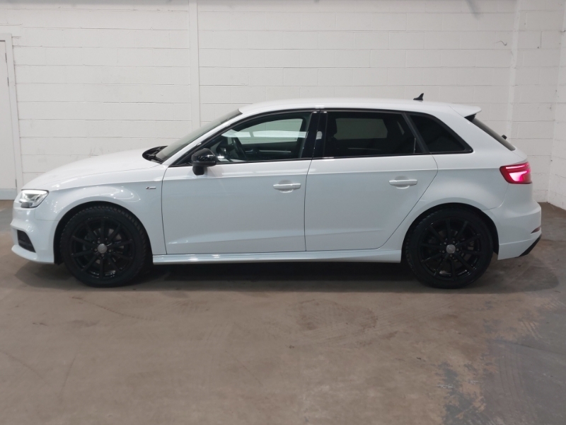 Audi A3 35 Tfsi Black Edition S Tronic GL19UUY White #4