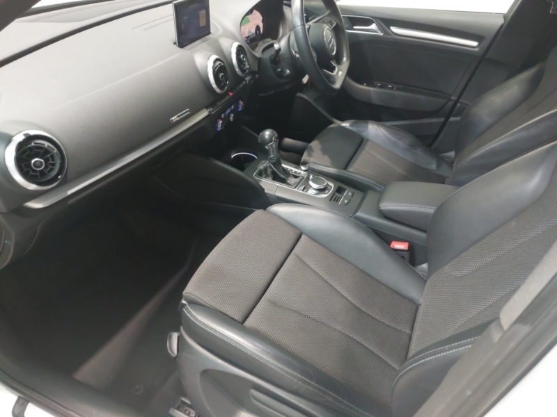 Audi A3 35 Tfsi Black Edition S Tronic GL19UUY White #5