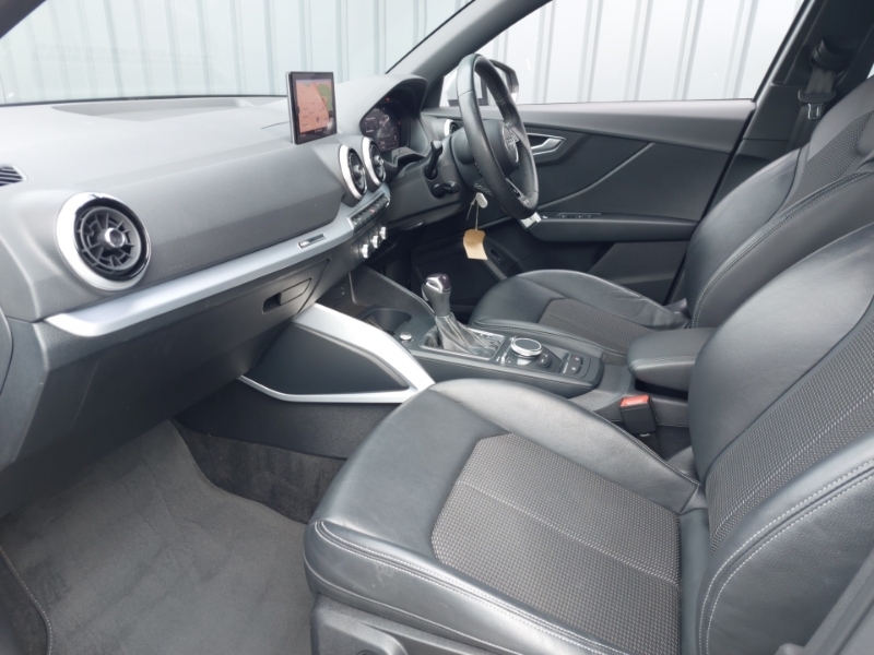 Audi Q2 35 Tfsi S Line S Tronic DF23KJV Grey #5