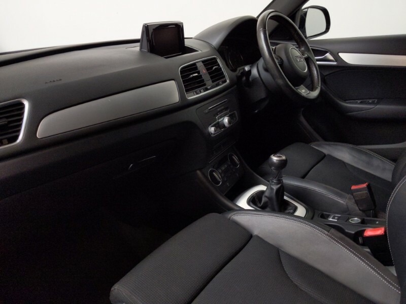 Audi Q3 2.0 Tdi S Line DA53SES Black #5