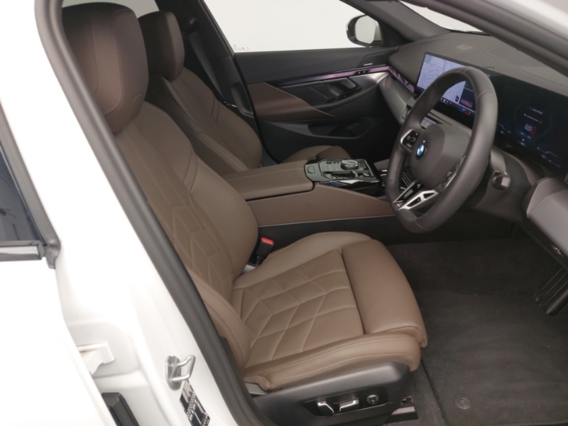 BMW 5 Series 520I M Sport White #6