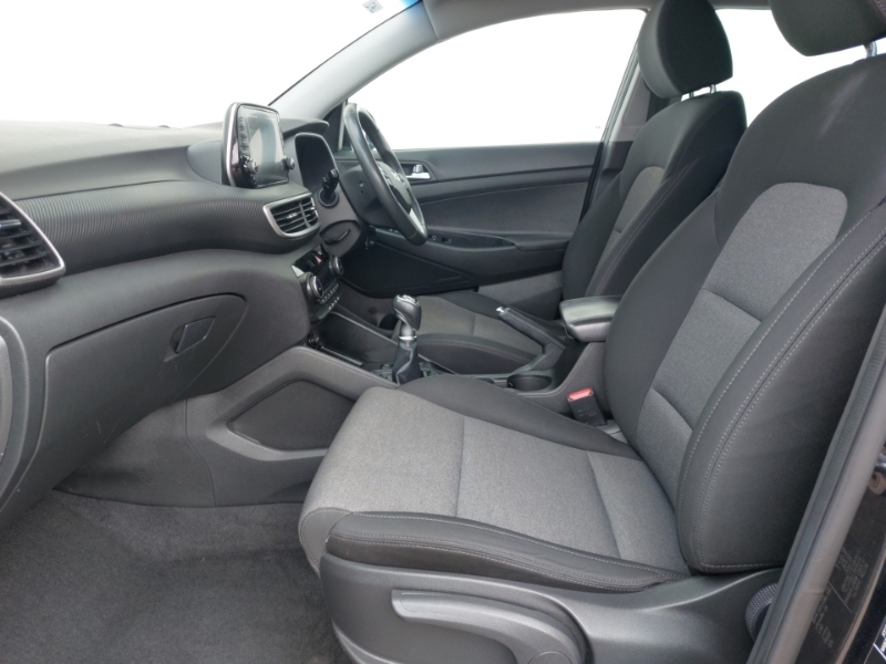 Hyundai Tucson 1.6 Gdi Se Nav 2Wd EA68UYR Black #5