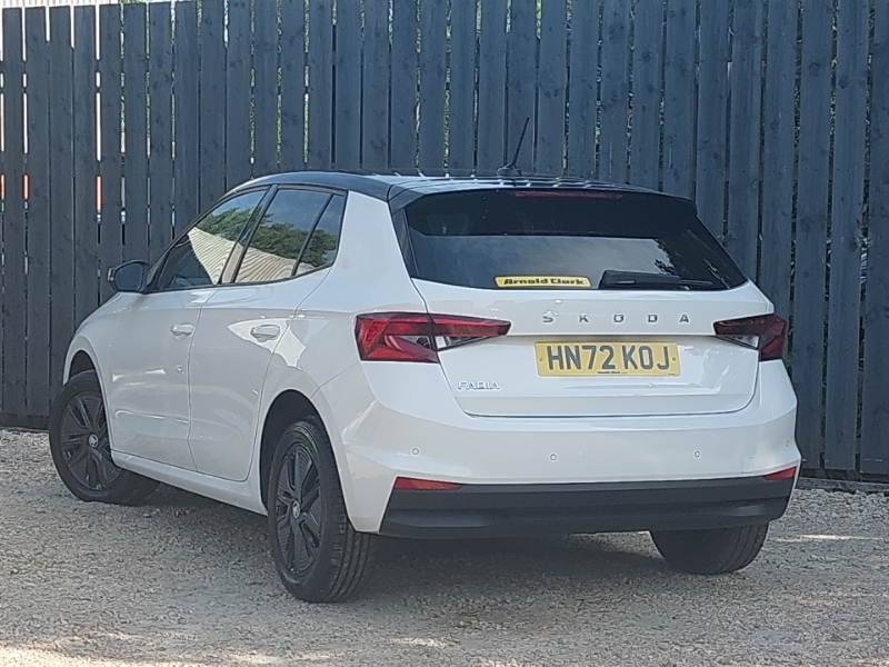 Skoda Fabia 1.0 Tsi 110 Colour Edition White #2