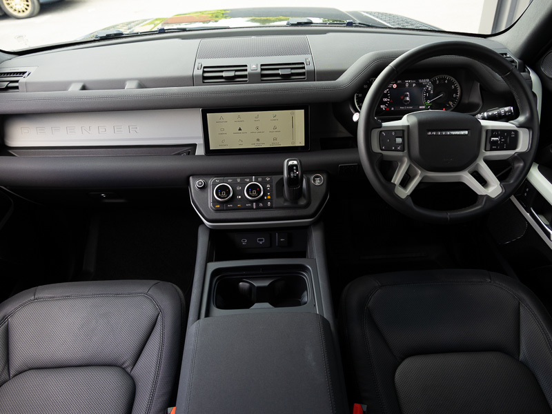 Land Rover Defender 110 2.0 P400e X-dynamic S 110 Black #3