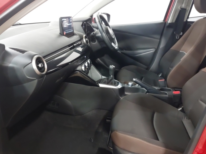 Mazda 2 1.5 Skyactiv G 75 Se-l Red #5