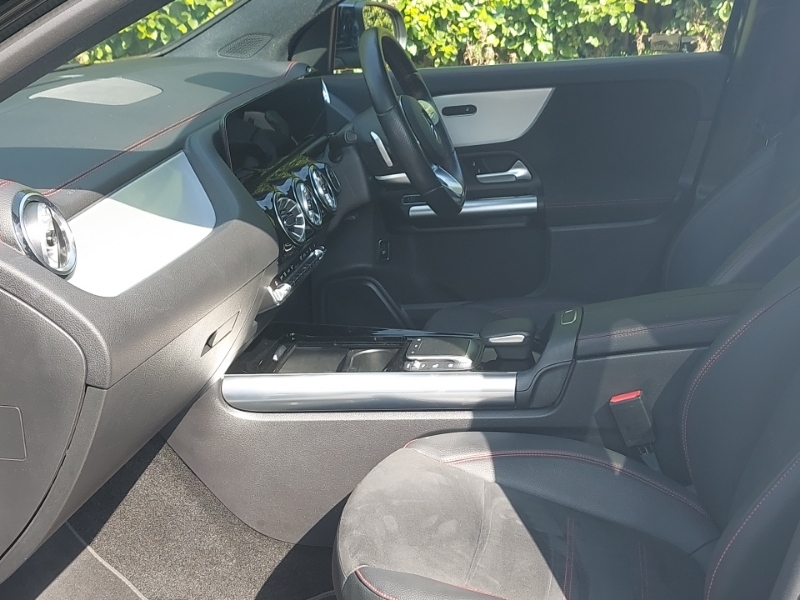 Mercedes-Benz EQA Eqa 300 4Matic 168Kw Amg Line 66.5Kwh Black #5