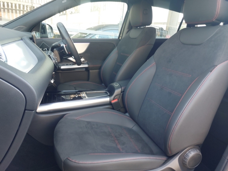 Mercedes-Benz GLA Class Gla 200 Amg Line Executive Black #5
