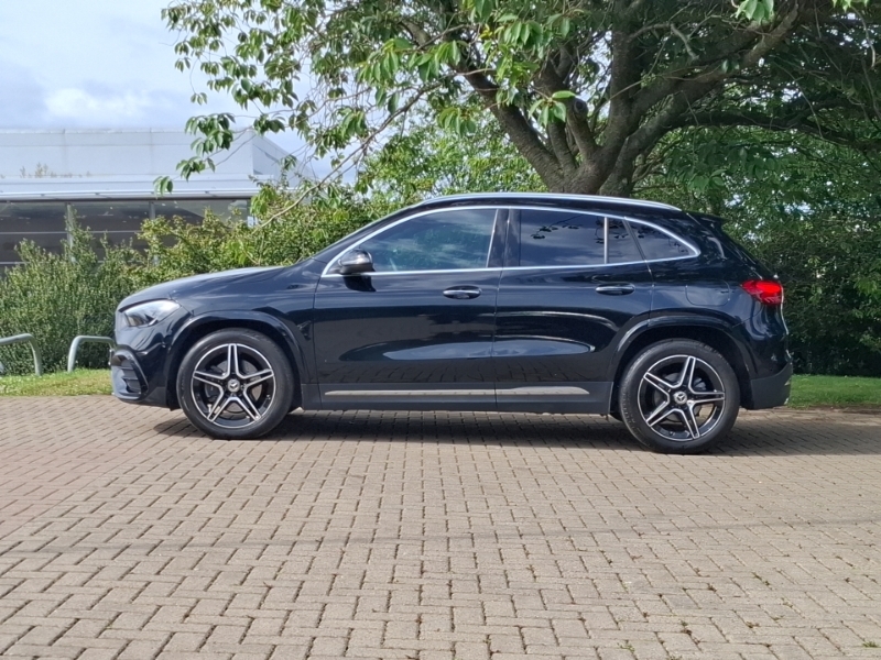 Mercedes-Benz GLA Class Gla 200 Amg Line Executive Black #4