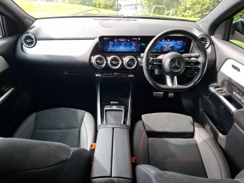 Mercedes-Benz GLA Class Gla 200 Amg Line Executive Black #3