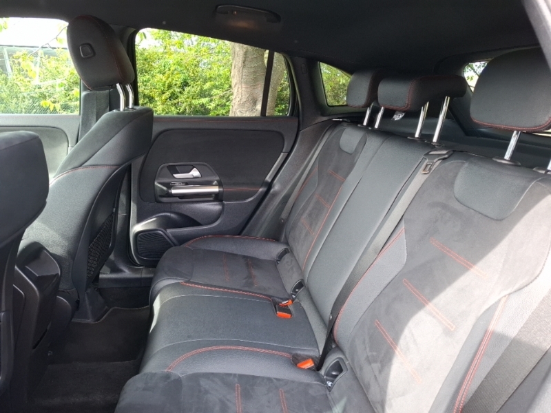 Mercedes-Benz GLA Class Gla 200 Amg Line Executive Black #6