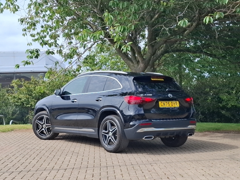 Mercedes-Benz GLA Class Gla 200 Amg Line Executive Black #2