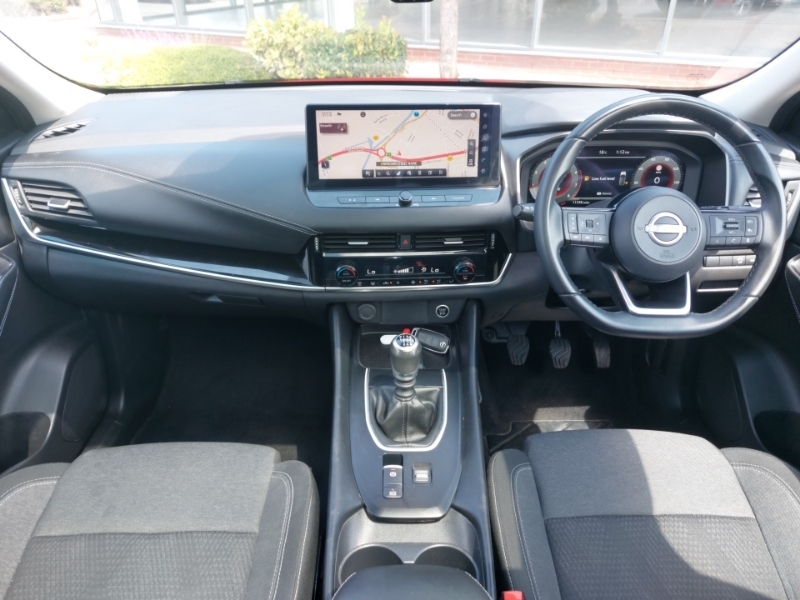 Nissan Qashqai 1.3 Dig-t Mh N-connecta Glass Roof HN23WFK Red #3