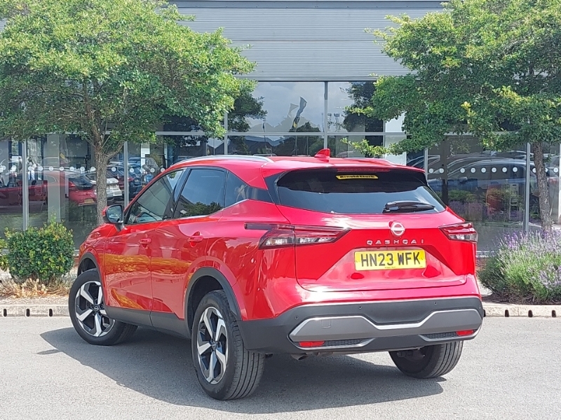 Nissan Qashqai 1.3 Dig-t Mh N-connecta Glass Roof HN23WFK Red #2