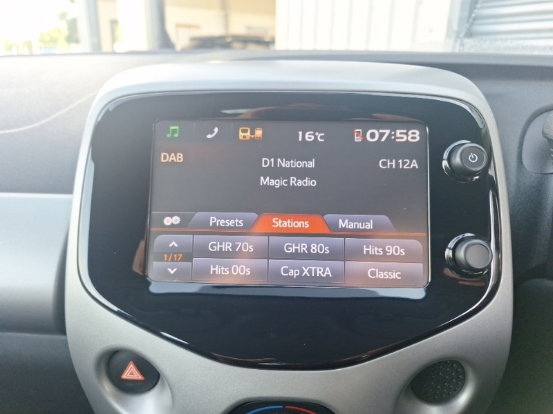 Peugeot 108 1.0 Allure Top 2 Tronic Euro 6 68 Ps White #11