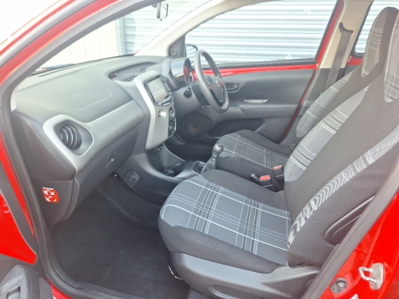 Peugeot 108 1.0 Active Red #5