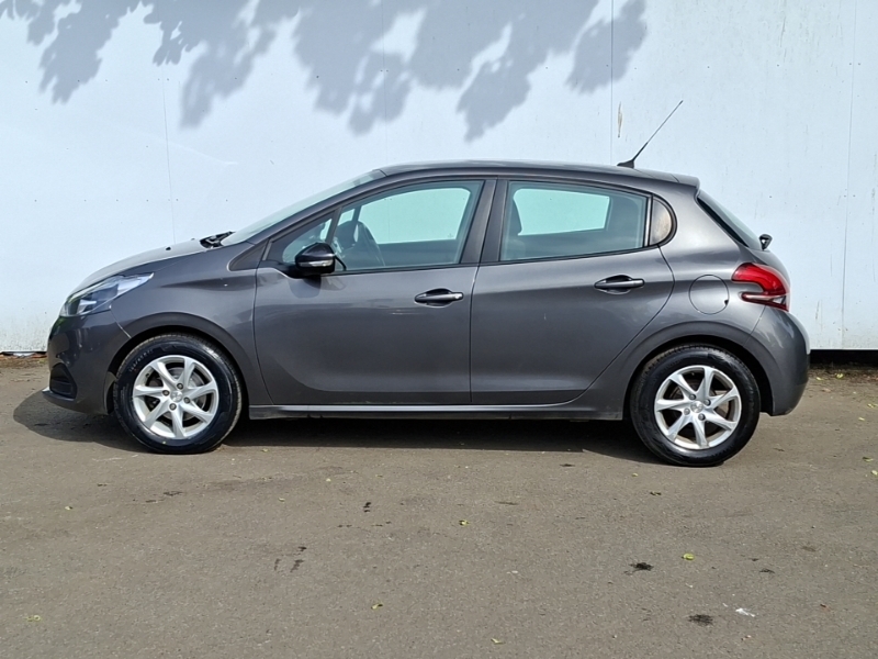 Peugeot 208 1.2 Puretech 82 Black Edition Cwvehiclemarketing Black #4