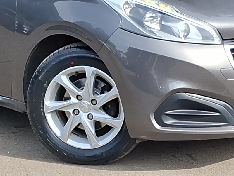 Peugeot 208 1.2 Puretech 82 Black Edition Cwvehiclemarketing Black #20