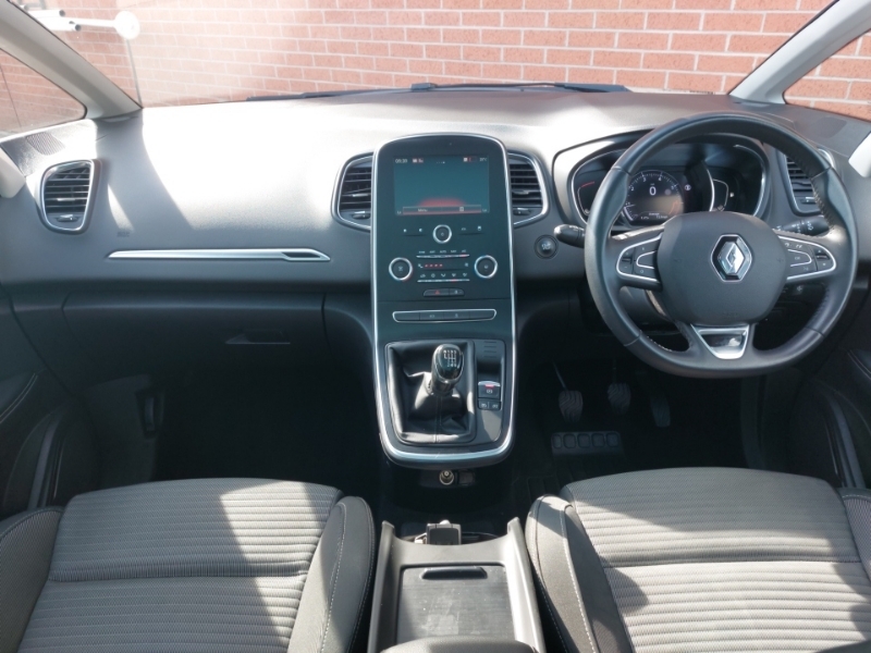 Renault Grand Scenic 1.3 Tce 140 Iconic Red #3