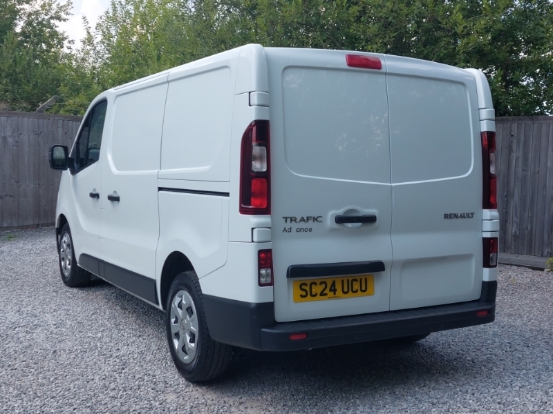 Renault Trafic Sl30 Blue Dci 130 Advance Safety Van White #2