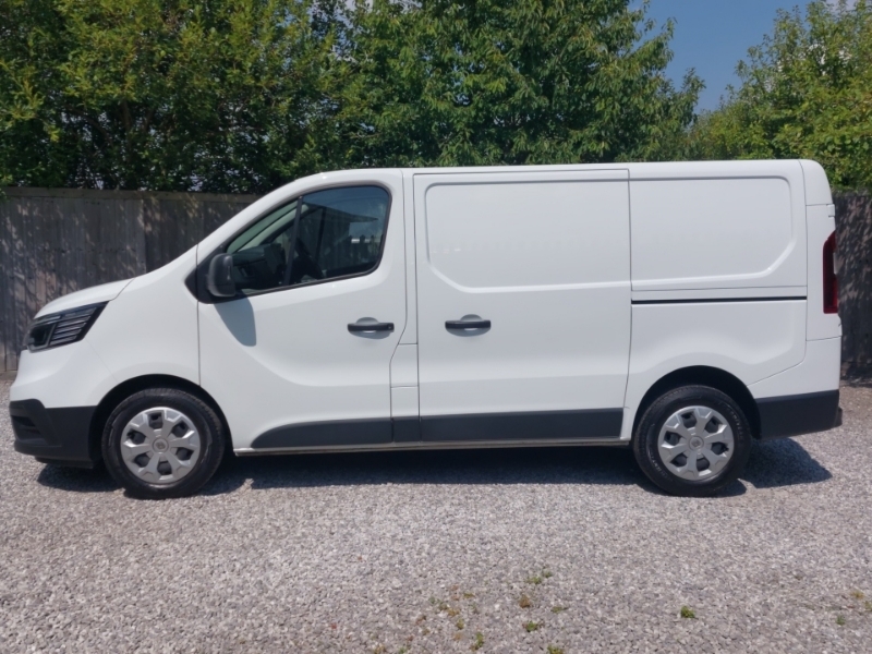 Renault Trafic Sl30 Blue Dci 130 Advance Safety Van White #4