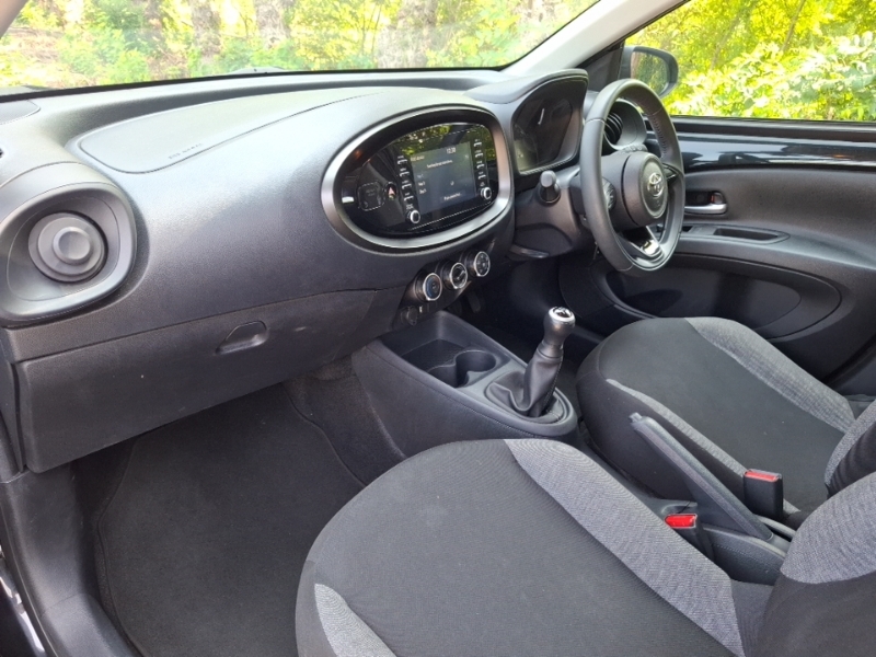 Toyota Aygo X 1.0 Vvt-i Pure Black #5