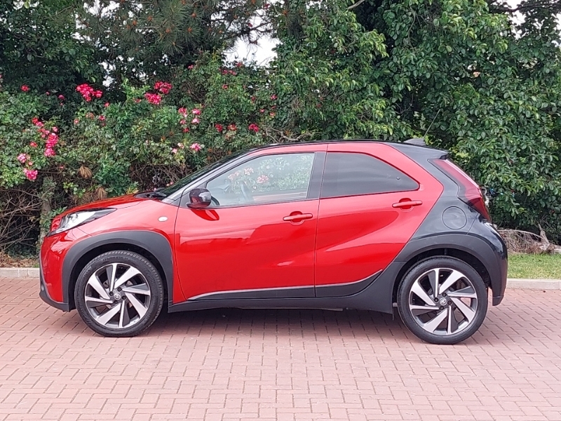 Toyota Aygo X 1.0 Vvt-i Pure Red #4