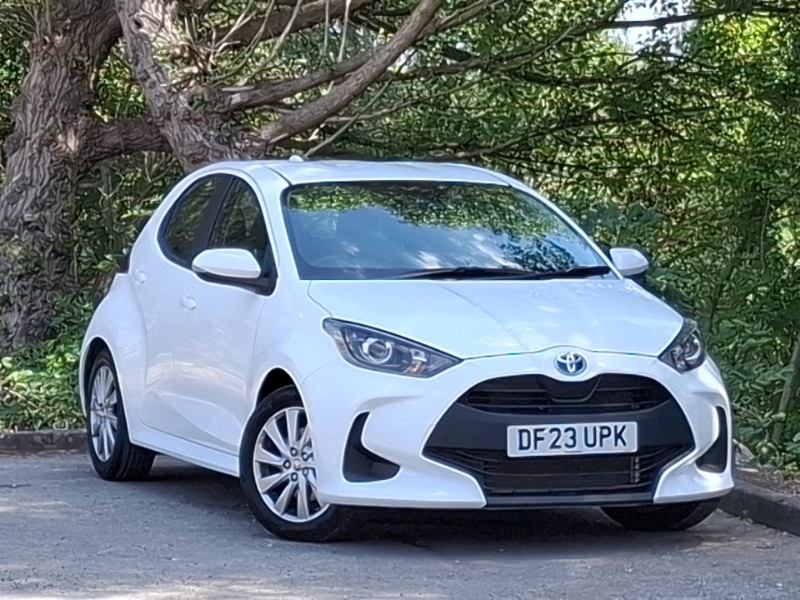 Toyota Yaris 1.5 Hybrid Icon Cvt White