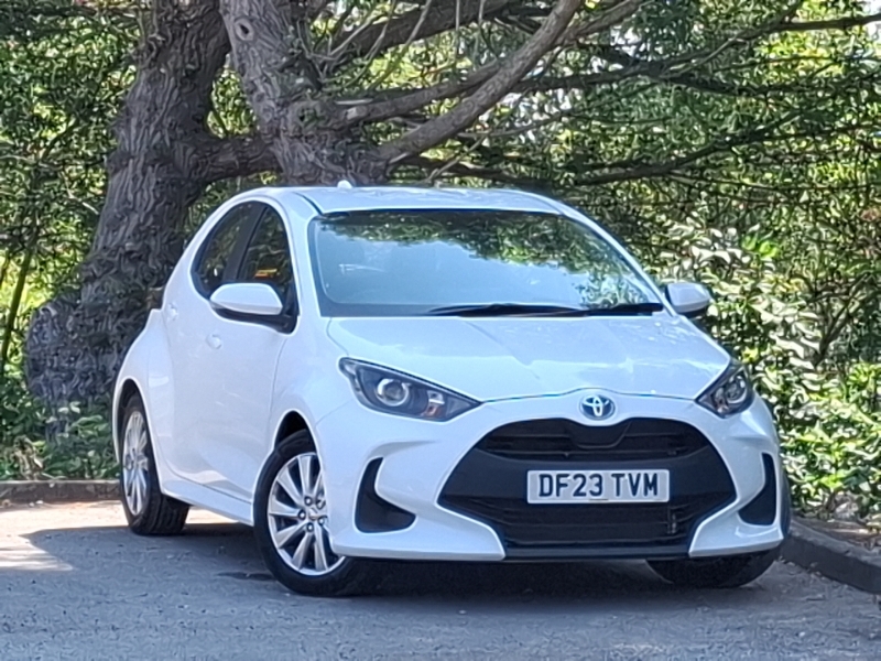 Toyota Yaris 1.5 Hybrid Icon Cvt White