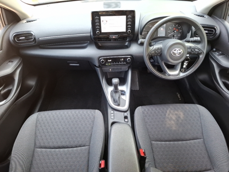 Toyota Yaris 1.5 Hybrid Icon Cvt DF23TVM White #3