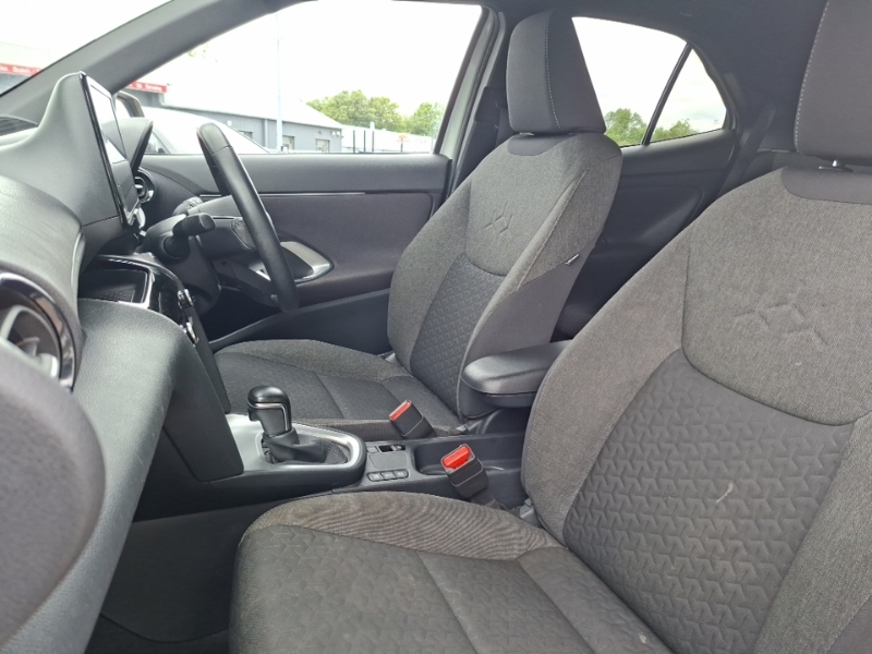 Toyota Yaris Cross 1.5 Hybrid Design Cvt Tech Pack White #4